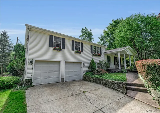 4th image of 120 Glenridge Rd, East Aurora, NY 14052 | MLS# B1693917