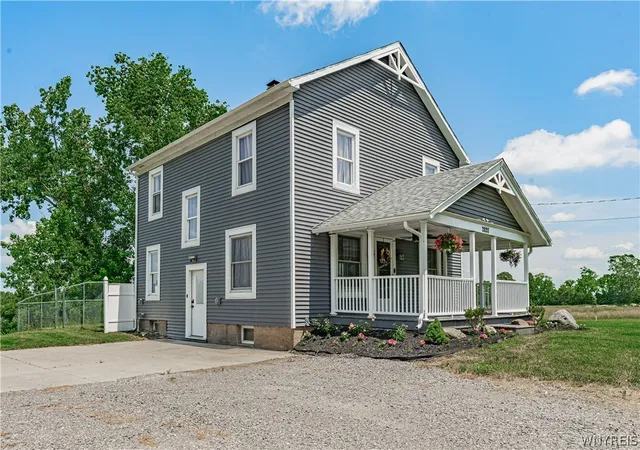 1st image of 2820 Albright Rd, Ransomville, NY 14131 | MLS# B1695769