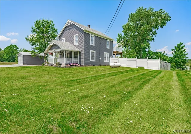 Homes for sale in Lewiston, NY | 2820 Albright Rd, Lewiston, NY 14131 | MLS# B1695769