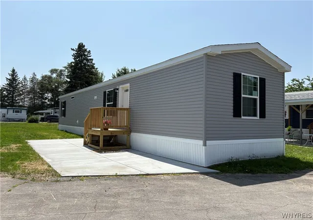Homes for sale in Clarence, NY | 9170 Sheridan Dr, Clarence, NY 14031 | MLS# B1695783