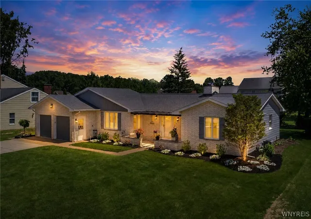 2nd image of 377 Glengrove St, Youngstown, NY 14174 | MLS# B1695803