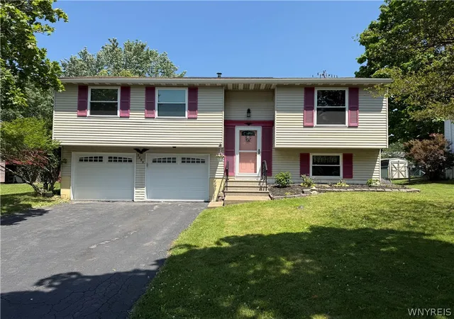 Homes for sale in Hamburg, NY | 3595 Eric Trail, Hamburg, NY 14219 | MLS# B1695573