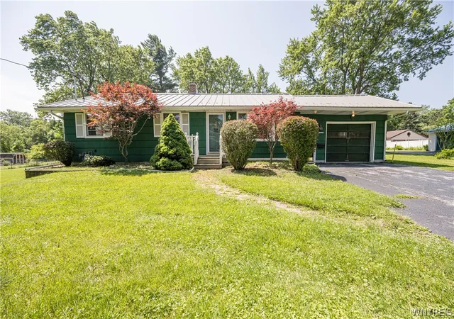 2nd image of 181 Cayuga Creek Rd, Buffalo, NY 14227 | MLS# B1695449