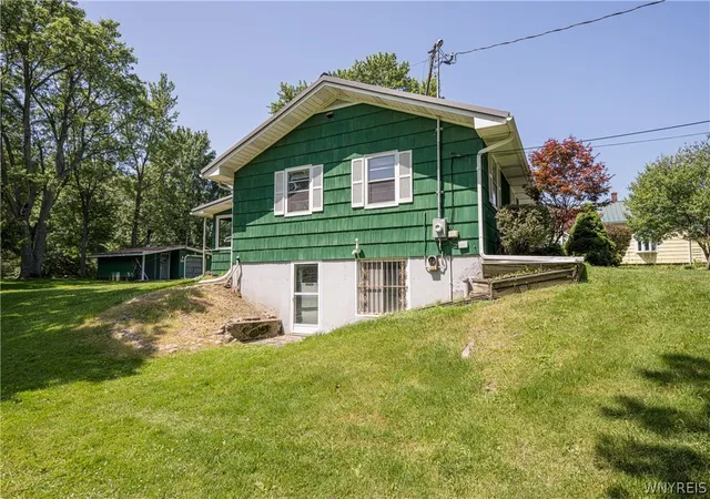 Photo 4 of Sale Pending at 181 Cayuga Crk Rd, Buffalo, NY 14227 | MLS# B1695449 | Listing updated on 2026-07-11