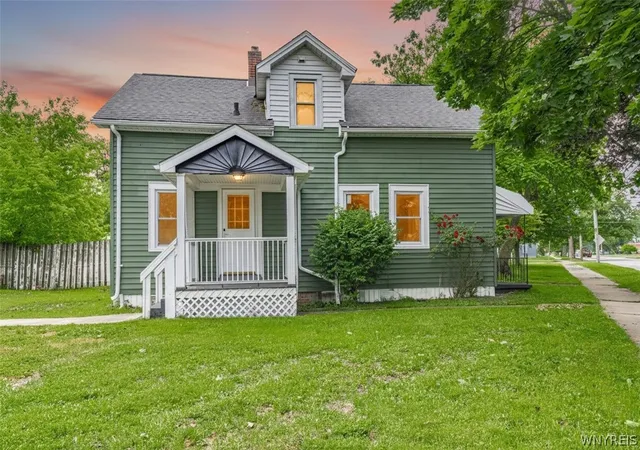 1st image of 1201 Payne Ave, North Tonawanda, NY 14120 | MLS# B1695900