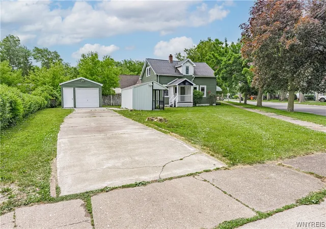 Homes for sale in North Tonawanda, NY | 1201 Payne Ave, North Tonawanda, NY 14120 | MLS# B1695900