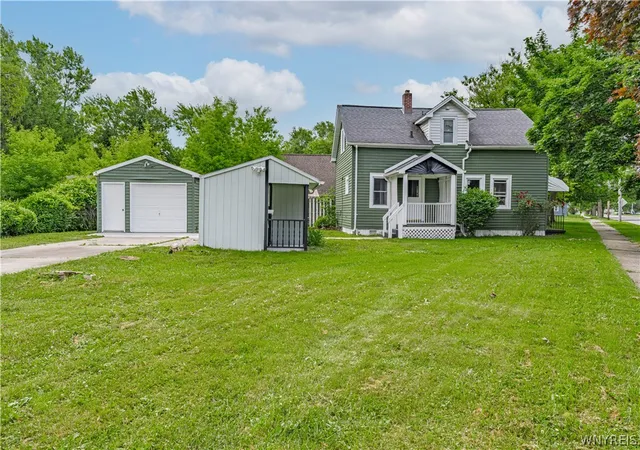 Homes for sale in North Tonawanda, NY | 1201 Payne Ave, North Tonawanda, NY 14120 | MLS# B1695900
