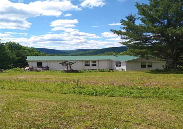 Photo 1 of Manufactured home for sale at 4323 Gregory Holw Rd, Hamden, NY 13782 | MLS# R1695861 | Listing updated on 2026-07-05