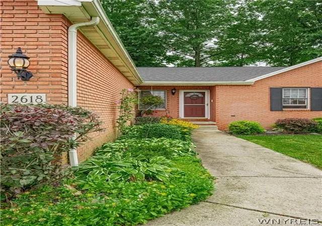 5th image of 2618 Kusum Ct, Wheatfield, NY 14304 | MLS# B1695346