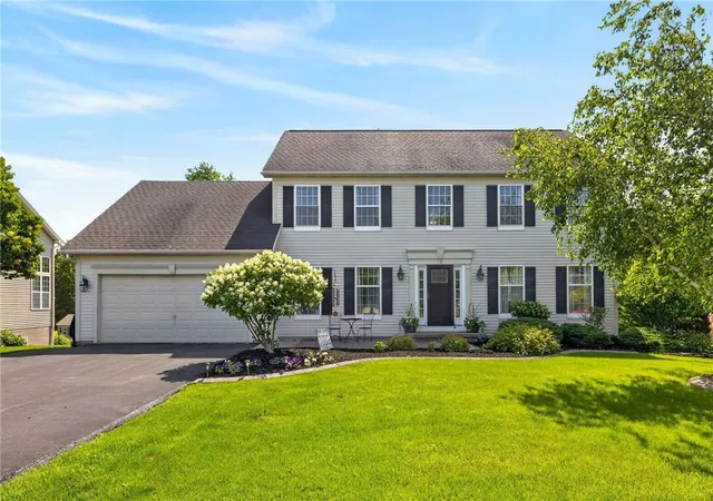 1st image of 12 Shady Pine Ln, Rochester, NY 14612 | MLS# R1695956