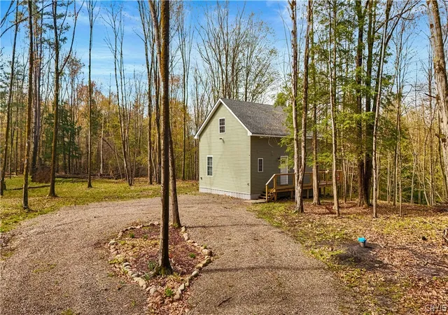 Homes for sale in Annsville, NY | 4456 Palmer Rd, Annsville, NY 13413 | MLS# S1695966