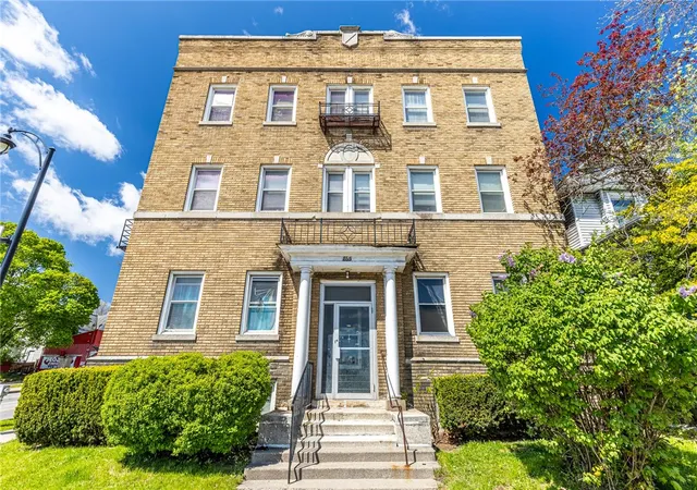 1st image of 865 Lake Ave, Rochester, NY 14613 | MLS# R1695874