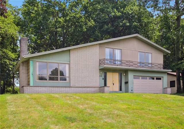 Photo 1 of Single family home for sale at 216 Somerworth Dr, Rochester, NY 14626 | MLS# R1695446 | Listing updated on 2026-07-31