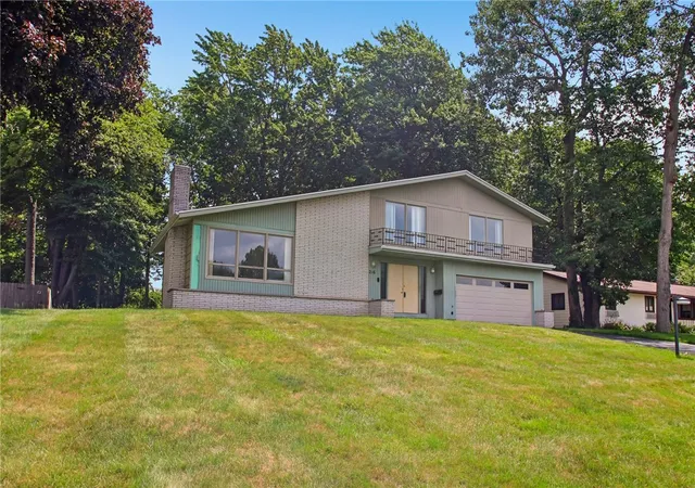 Photo 2 of Single family home for sale at 216 Somerworth Dr, Rochester, NY 14626 | MLS# R1695446 | Listing updated on 2026-07-31