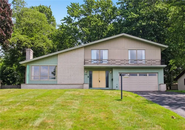 Photo 3 of Single family home for sale at 216 Somerworth Dr, Rochester, NY 14626 | MLS# R1695446 | Listing updated on 2026-07-31