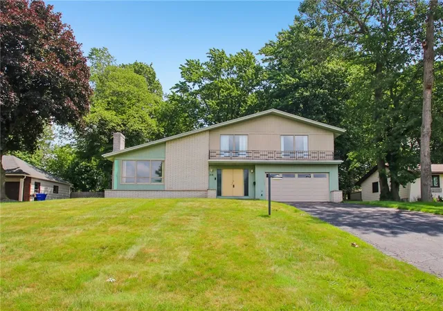 Photo 3 of Single family home for sale at 216 Somerworth Dr, Rochester, NY 14626 | MLS# R1695446 | Listing updated on 2026-07-31