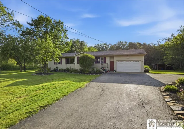3rd image of 8028 Hayes Hollow Rd, Colden, NY 14033 | MLS# R1692454