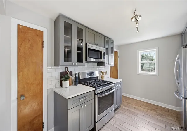 Photo 4 of Sale Pending at 85 Emerson Dr, Buffalo, NY 14226 | MLS# B1695514 | Listing updated on 2026-08-01