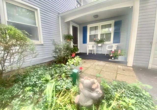 Photo 4 of Sale Pending at 6196 Buckskin Dr, Farmington, NY 14425 | MLS# R1696009 | Listing updated on 2026-07-23