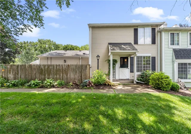 3rd image of 10 Greenway Blvd, Churchville, NY 14428 | MLS# R1695529