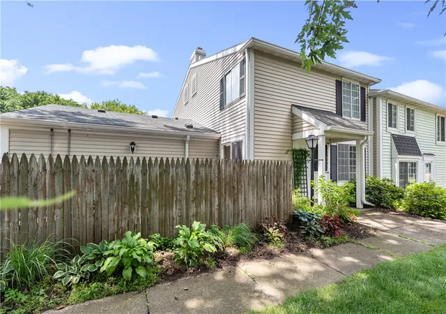 4th image of 10 Greenway Blvd, Churchville, NY 14428 | MLS# R1695529