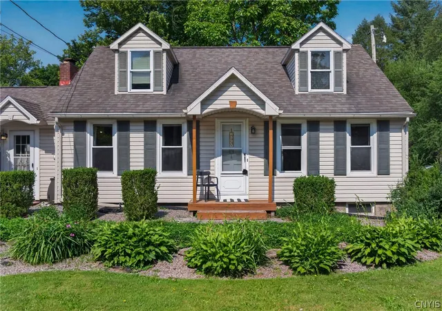 Photo 2 of Sale Pending at 700 Maple Dr, Fayetteville, NY 13066 | MLS# S1692690 | Listing updated on 2026-07-23