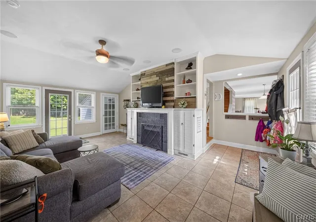 Photo 4 of Sale Pending at 700 Maple Dr, Fayetteville, NY 13066 | MLS# S1692690 | Listing updated on 2026-07-23