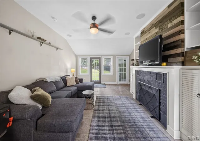 Photo 5 of Sale Pending at 700 Maple Dr, Fayetteville, NY 13066 | MLS# S1692690 | Listing updated on 2026-07-23