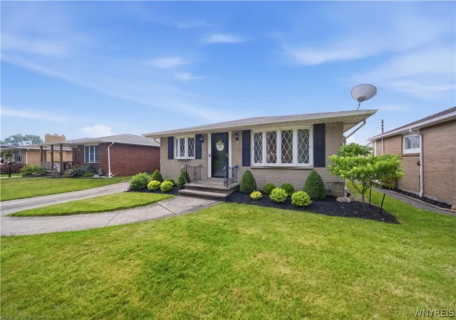 Photo 3 of Sale Pending at 12 Sandy Ln, Buffalo, NY 14227 | MLS# B1695907 | Listing updated on 2026-07-18
