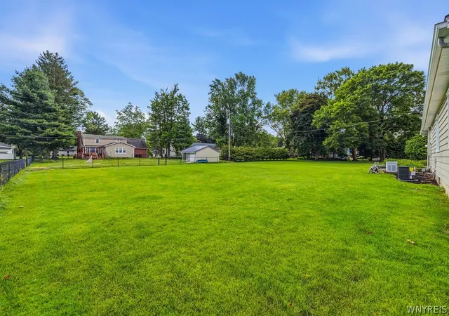 4th image of 20 Burbank Dr, Orchard Park, NY 14127 | MLS# B1695926