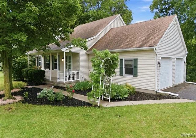 1st image of 3275 Wilson Youngstown Rd, Wilson, NY 14172 | MLS# B1695724