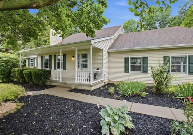 3rd image of 3275 Wilson Youngstown Rd, Wilson, NY 14172 | MLS# B1695724
