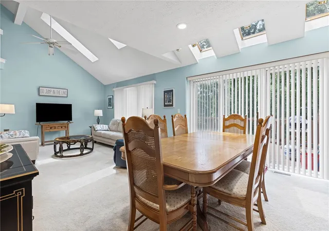 5th image of 1100 Hillsboro Cove Cir, Webster, NY 14580 | MLS# R1694647