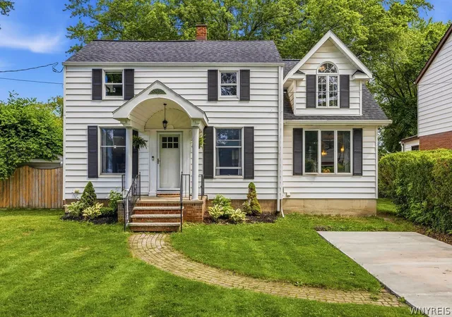 1st image of 8660 Griffon Ave, Niagara Falls, NY 14304 | MLS# B1695570