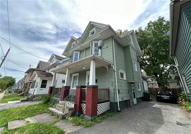 Photo 2 of Sale Pending at 63 Roycroft Dr, Rochester, NY 14621 | MLS# R1695270 | Listing updated on 2026-07-17