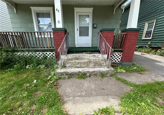 Photo 3 of Sale Pending at 63 Roycroft Dr, Rochester, NY 14621 | MLS# R1695270 | Listing updated on 2026-07-17