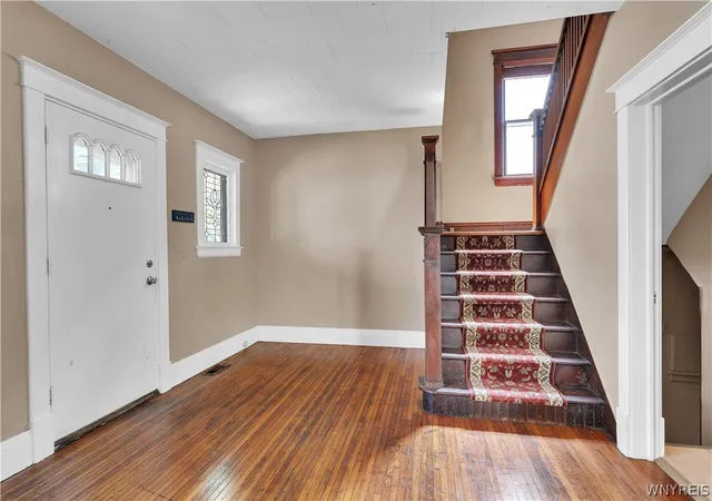 Photo 4 of Single family home for sale at 31 Hughes Ave, Buffalo, NY 14208 | MLS# B1693458 | Listing updated on 2026-07-06