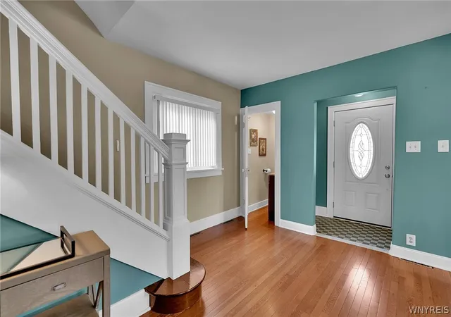 Photo 3 of Sale Pending at 464 Washington Hwy, Buffalo, NY 14226 | MLS# B1696066 | Listing updated on 2026-07-20