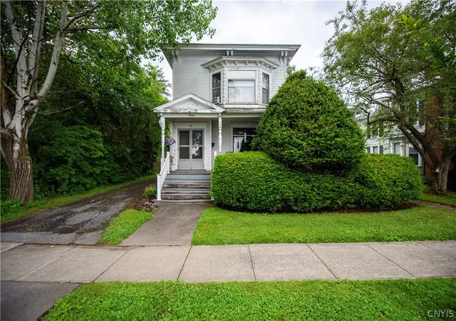 2nd image of 20 W Lake St, Skaneateles, NY 13152 | MLS# S1695901