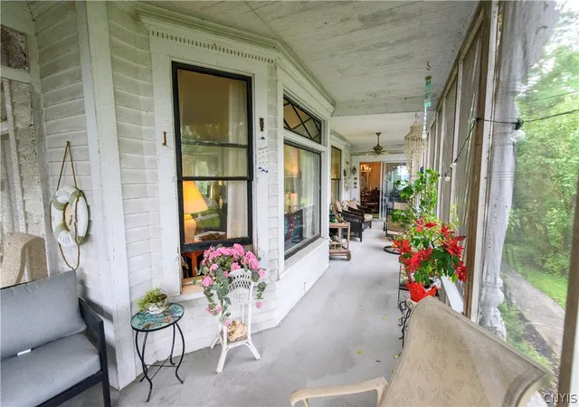 3rd image of 20 W Lake St, Skaneateles, NY 13152 | MLS# S1695901