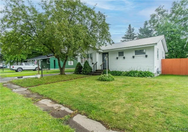 Photo 2 of Single family home for sale at 22286 Patricia Dr, Watertown, NY 13601 | MLS# S1693591 | Listing updated on 2026-07-20