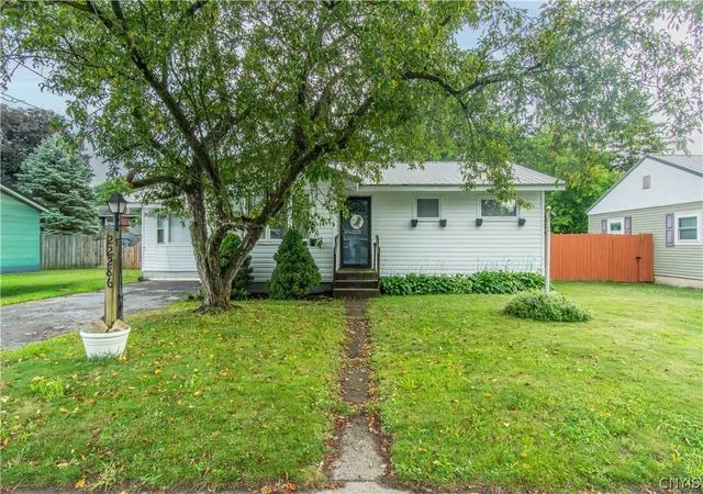 Photo 3 of Single family home for sale at 22286 Patricia Dr, Watertown, NY 13601 | MLS# S1693591 | Listing updated on 2026-07-20