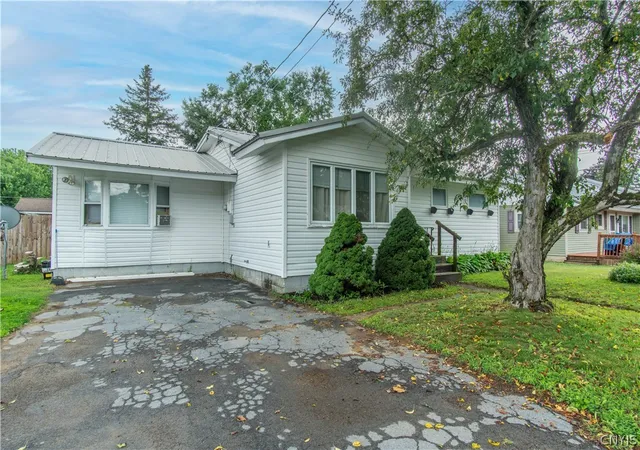 Photo 5 of Single family home for sale at 22286 Patricia Dr, Watertown, NY 13601 | MLS# S1693591 | Listing updated on 2026-07-20