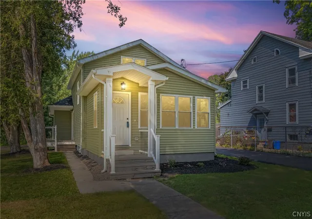 1st image of 719 Oswego St, Salina, NY 13088 | MLS# S1695622