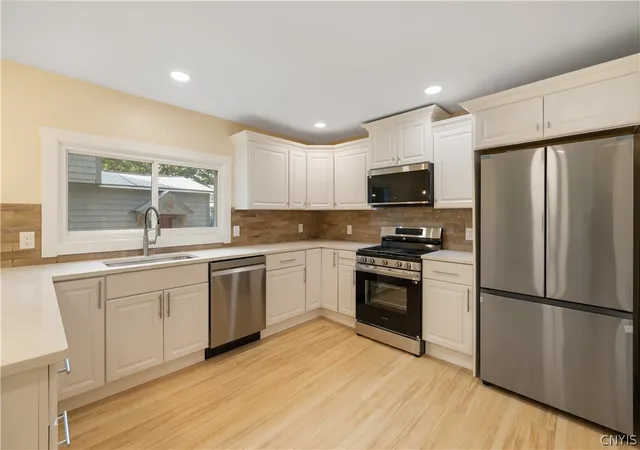 5th image of 719 Oswego St, Salina, NY 13088 | MLS# S1695622
