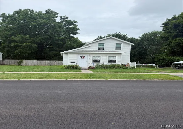 Photo 10 of Sale Pending at 11 Lake Ave, Auburn, NY 13021 | MLS# S1696116 | Listing updated on 2026-08-02