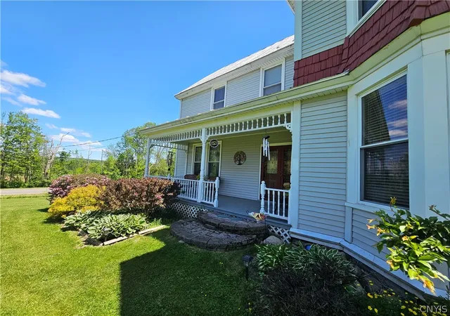 3rd image of 10094 Powell Rd, Holland Patent, NY 13354 | MLS# S1696016
