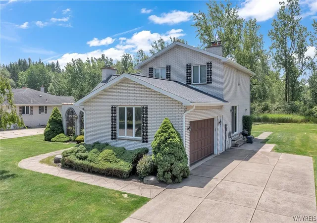 2nd image of 32 Brookedge Rd, Depew, NY 14043 | MLS# B1695892