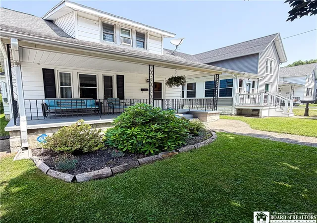 2nd image of 40 E Front St, Dunkirk, NY 14048 | MLS# R1693285