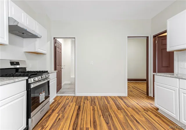 5th image of 25 Hartman Pl, Buffalo, NY 14207 | MLS# B1694884
